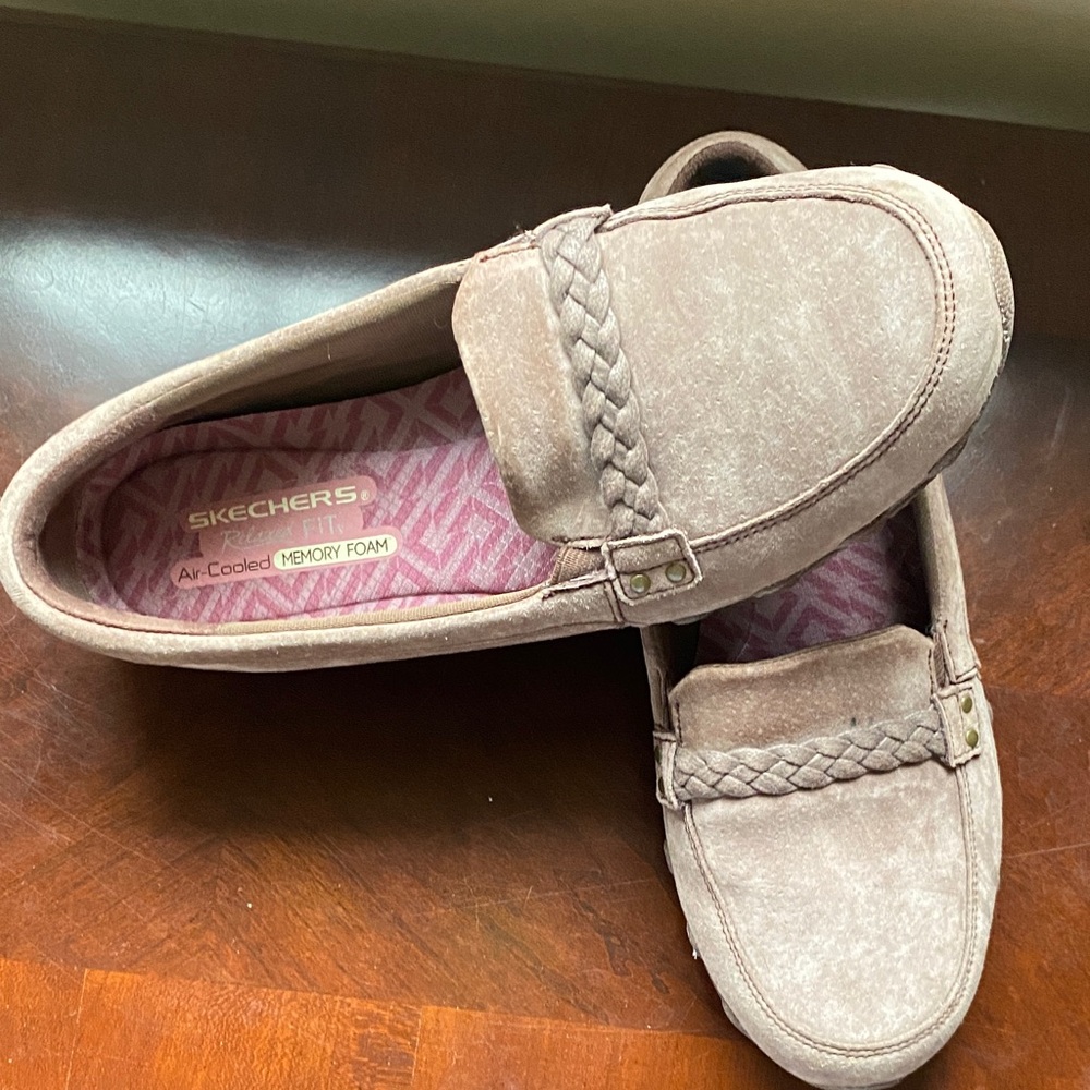 Skechers Women's Tan Braided Loafers